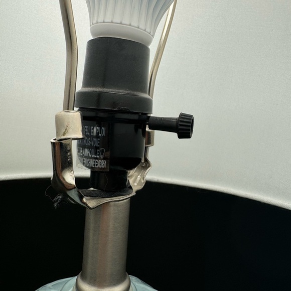 *SOLD* Pair of lamps - Picture 3 of 3